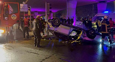 'Dur' ihtarına uymayarak kaçan otomobil takla attı: 2 yaralı