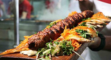 'Türkiye'nin en çok akla gelen lezzetleri' listesinde Adana kebabının 3'üncü olmasına tepki