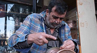 43 yıllık bakır ustası mesleğin sona ermesinden korkuyor
