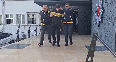 45'ten fazla bıçak darbesiyle eşini öldüren şüpheli adliyeye sevk edildi