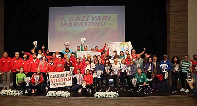 7. Gazi Yarı Maratonu'nda ödüller sahiplerini buldu