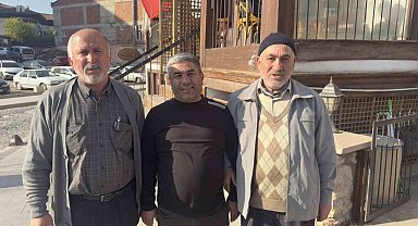 70'lik delikanlı gırtlak kanserini doktorun tavsiyesiyle yendi, yöresel oyunu ile düğün pistine damga vurdu