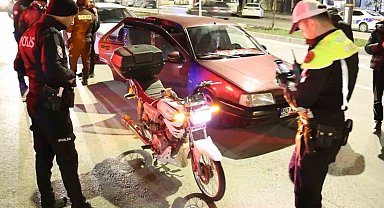 Abartı egzoz ve standart dışı ışıklı motosiklet sürücüsüne 13 bin 776 lira ceza
