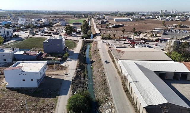 Açık bırakılan atık su deresi vatandaşı perişan ediyor