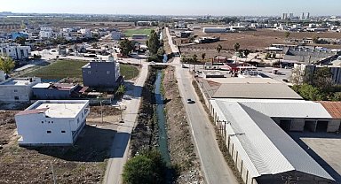 Açık bırakılan atık su deresi vatandaşı perişan ediyor