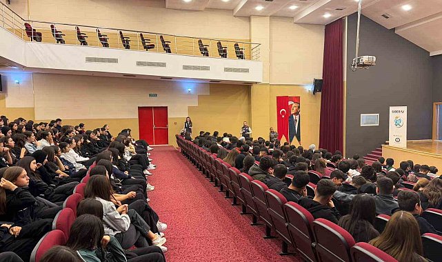 Adana'da öğrencilere dijital güvenlik eğitimi verildi