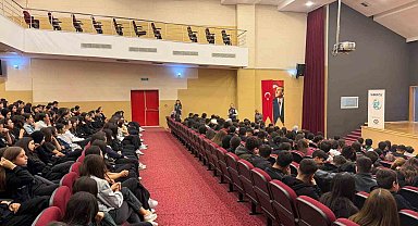 Adana'da öğrencilere dijital güvenlik eğitimi verildi