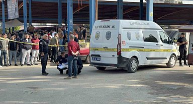 Adana'da semt pazarını kana buladılar: 2 ölü, 5 yaralı