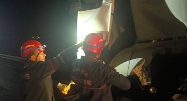 Adana'da tır, otobüse arkadan çarptı: 14 yaralı