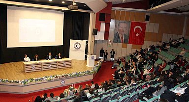 ADÜ'de "Öğretmenlik Yolunda: Deneyimden İlham Almak" etkinliği gerçekleştirildi