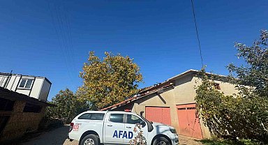 AFAD ekipleri, Eğirdir'de obruk oluşan elma bahçesinde inceleme yaptı