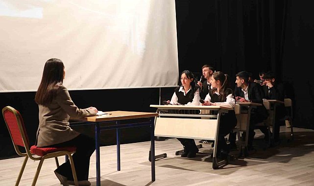 Ağrı'da 24 Kasım Öğretmenler Günü törenle kutlandı