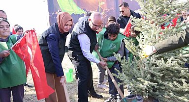 Ağrı'da binlerce fidan toprakla buluştu