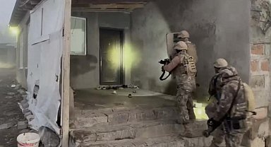 Ağrı'da KOM Şube'den nokta operasyon: Uzun namlulu silahlar ele geçirildi