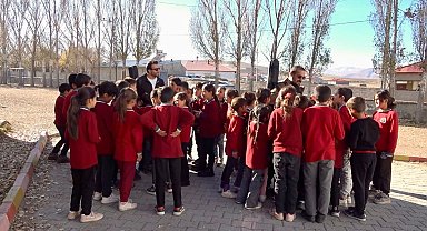 Ağrı'da öğretmenler kırsal bölgelerde öğrencileri müzikle buluşturuyor