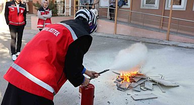 Aile ve Sosyal Hizmetler İl Müdürlüğü'nde afet farkındalık ve yangın tatbikatı