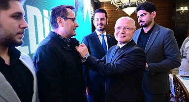 AK Parti Bursa'ya rekor yeni üye katılımı