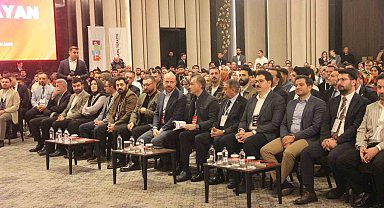 AK Parti Sözcüsü Ömer Çelik ve Bilal Erdoğan Şanlıurfa'da gençlerle buluştu