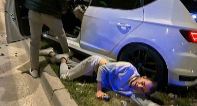 Aksaray Belediyesi'nin trafiğe kapattığı yol kaza meydanına döndü