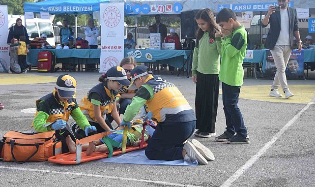 Aksu'da "Sağlıklı Çocuk, Sağlıklı Gelecek" programı ilgi gördü