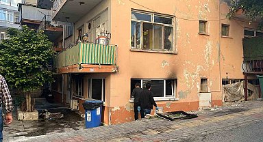 Alanya'da apartmanın giriş katında çıkan yangın korkuttu