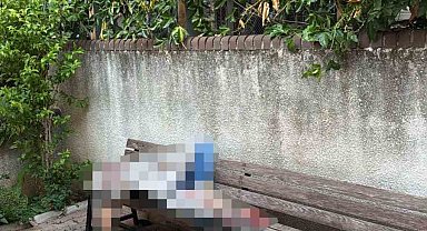 Alanya'da cami avlusundaki bankta bir kişi ölü bulundu