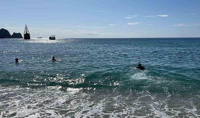Alanya'da Kasım ayında deniz keyfi