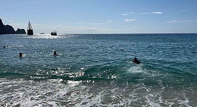 Alanya'da Kasım ayında deniz keyfi