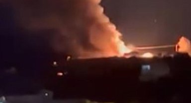 Alanya'da mutfak tüpü yüklü kamyonet alev alev yandı