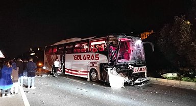 Alanya'da otobüs ile tır çarpıştı: 5 yaralı