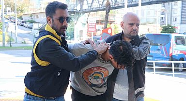 Alanya'da sokakta bir kadına yumruk atıp, makasla yüzünü yaralayan şahıs tutuklandı