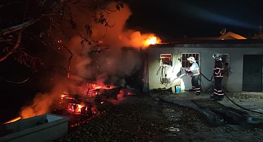 Alevlere teslim olan ev kullanılamaz hale geldi