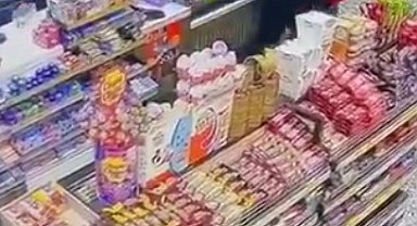 Alkollü müşteri, akaryakıt istasyonu çalışanını böyle darbetti