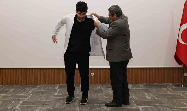 ALKÜ'lü Diş Hekimliği Fakültesi öğrencileri beyaz önlüklerini giydi