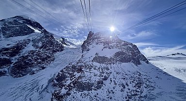 Alp Dağları'nın zirvesinde masal gibi görüntüler