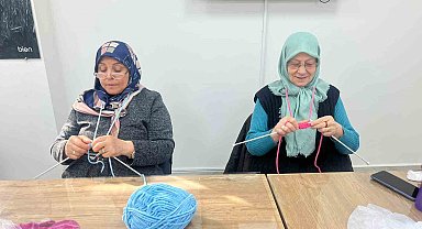 Alzheimera karşı örgü örüyorlar