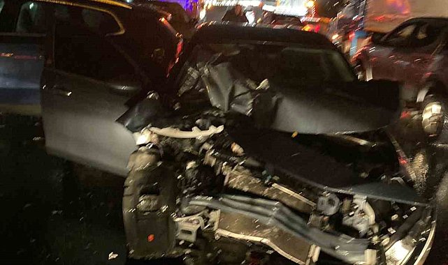 Anadolu Otoyolu'nda zincirleme kaza: 3 yaralı