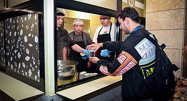 Anadolu Üniversitesi'nden sınav haftasında öğrencilere çay, kahve ve çorba ikramı