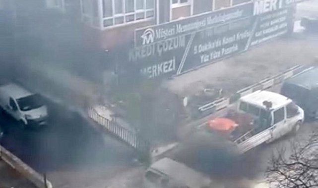 Ankara'da seyir halindeki otomobil alev aldı
