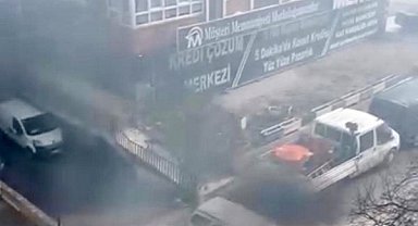 Ankara'da seyir halindeki otomobil alev aldı