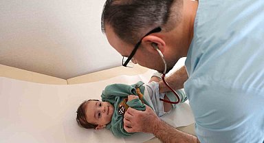 Anne karnında böbreği şişen bebek, 1 aylıkken ameliyatla sağlığına kavuştu