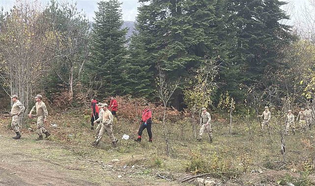 Anne ve oğlunun cesedinin bulunduğu bölgede kayıp çanta ile ayakkabı bulundu, telefona ulaşılamadı