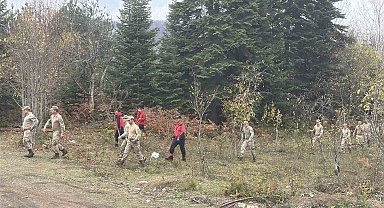 Anne ve oğlunun cesedinin bulunduğu bölgede kayıp çanta ile ayakkabı bulundu, telefona ulaşılamadı