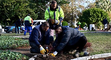 Antalya Muratpaşa'da Trafik Parkı çiçek bahçesine dönüştü
