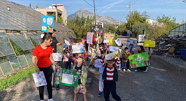 Antalya'da minik adımlarla 'en haklı' yürüyüş