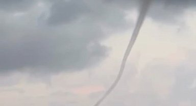 Antalya'da oluşan hortum kameraya yansıdı