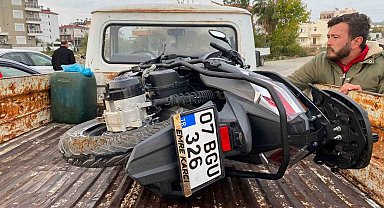 Antalya'da otomobil ve motosiklet çarpıştı: 2 yaralı