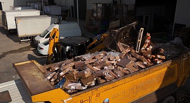 Antalya'da tarihi geçmiş 25 ton tavuk ele geçirildi, 2 işletme mühürlendi