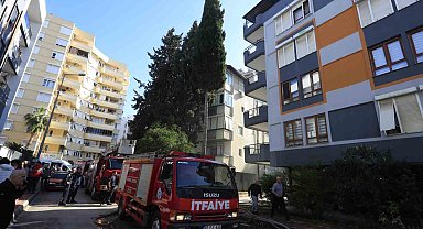 Antalya'da teras katta çıkan yangın paniğe neden oldu