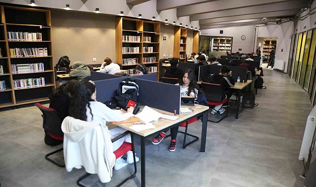Ara tatilde Melikgazi'nin Akıl Küpü Kütüphaneleri dolup taşıyor